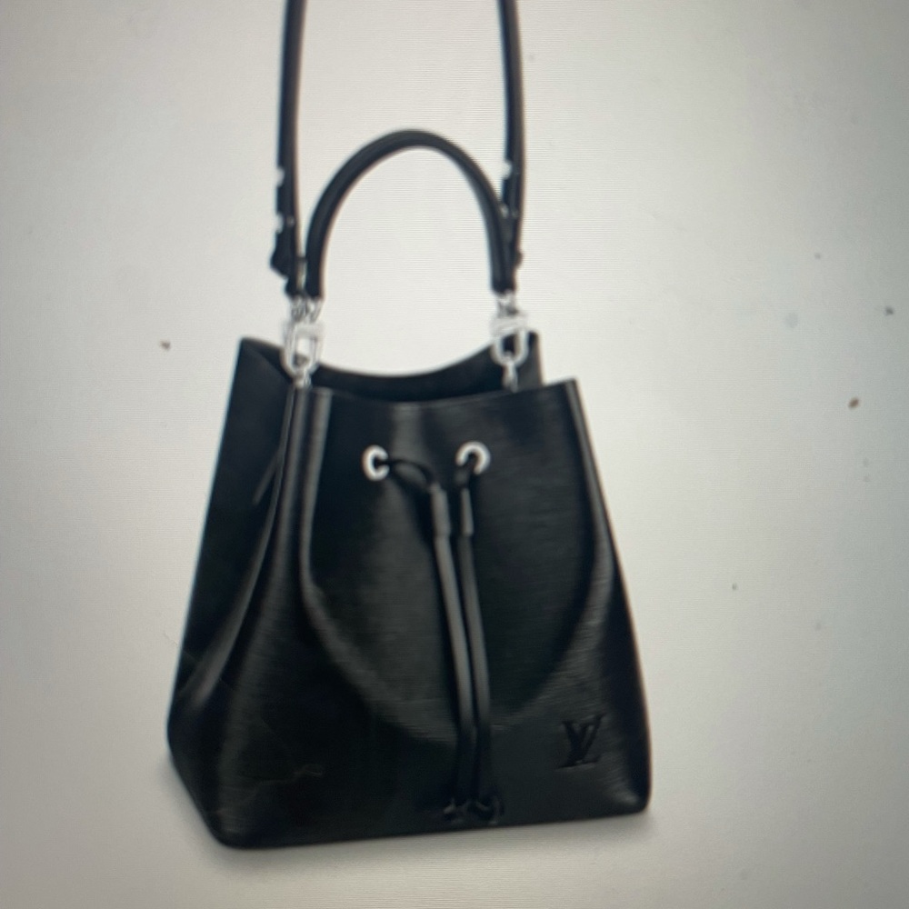 Authentic Louis Vuitton NeoNoe Epi Noir Medium bag - Excellent condition